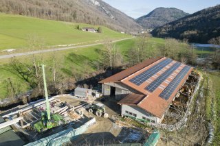 Une grande partie des installations photovoltaïques qui ont bénéficié du soutien du programme solaire de l'Aide suisse à la montagne ont été réalisées jusqu'à présent dans des fermes de montagne.